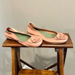 Seychelles ballet flats. Soft leather peachy tan color  size 7 non smoking